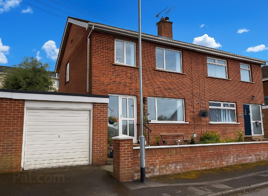 30 Lisnoe Park, Ravernet, Lisburn, BT27 5NS photo