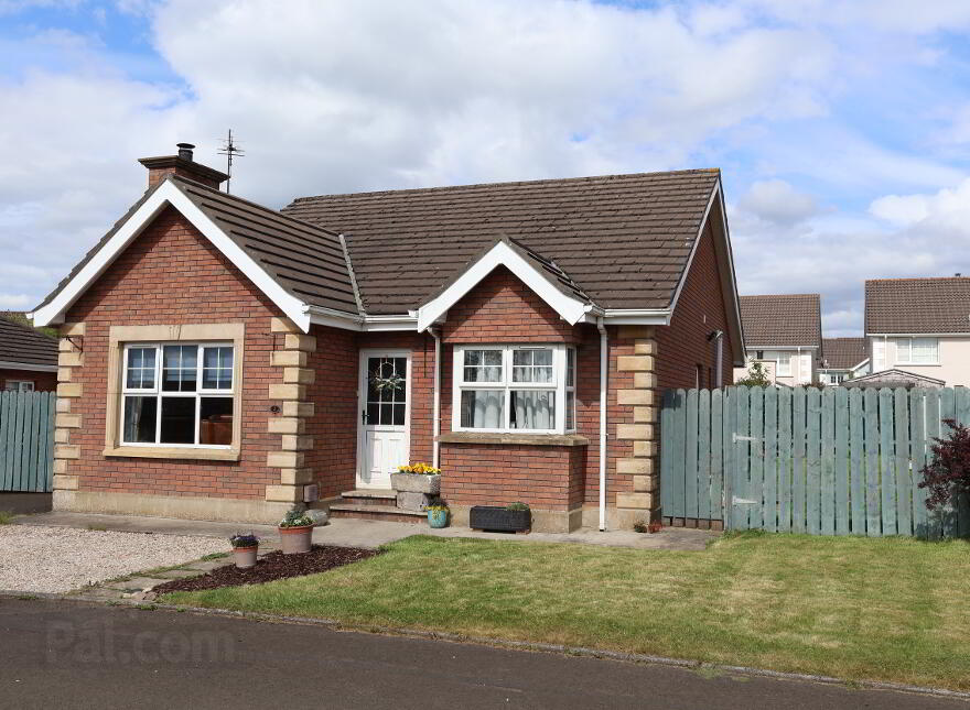2 Rosslyn Close, Limavady, BT49 0WA photo