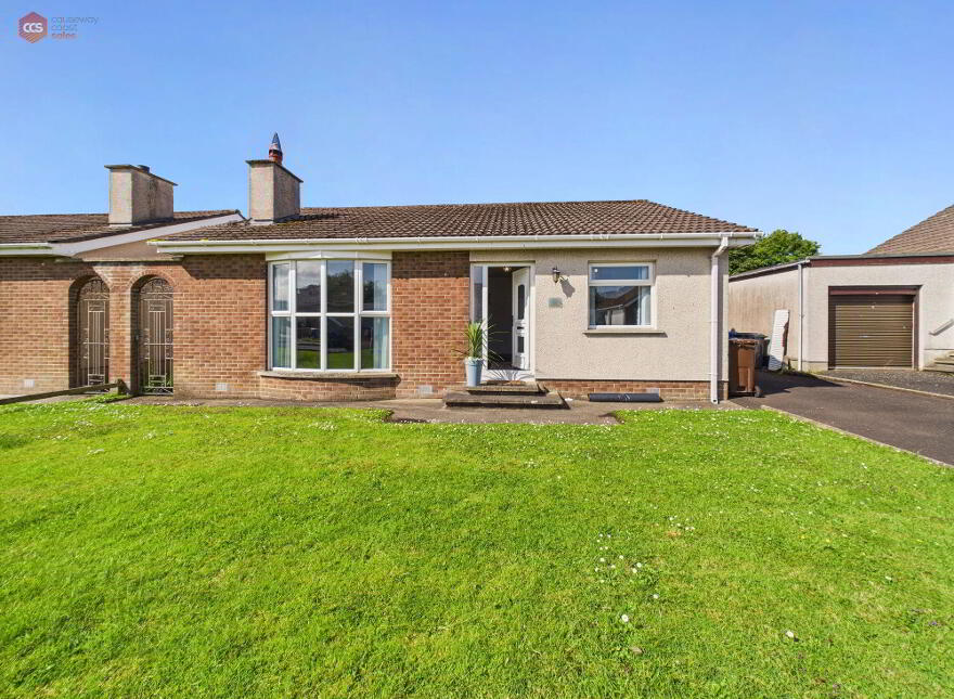 13 Bayhead Park, Portballintrae, Bushmills, BT57 8YR photo