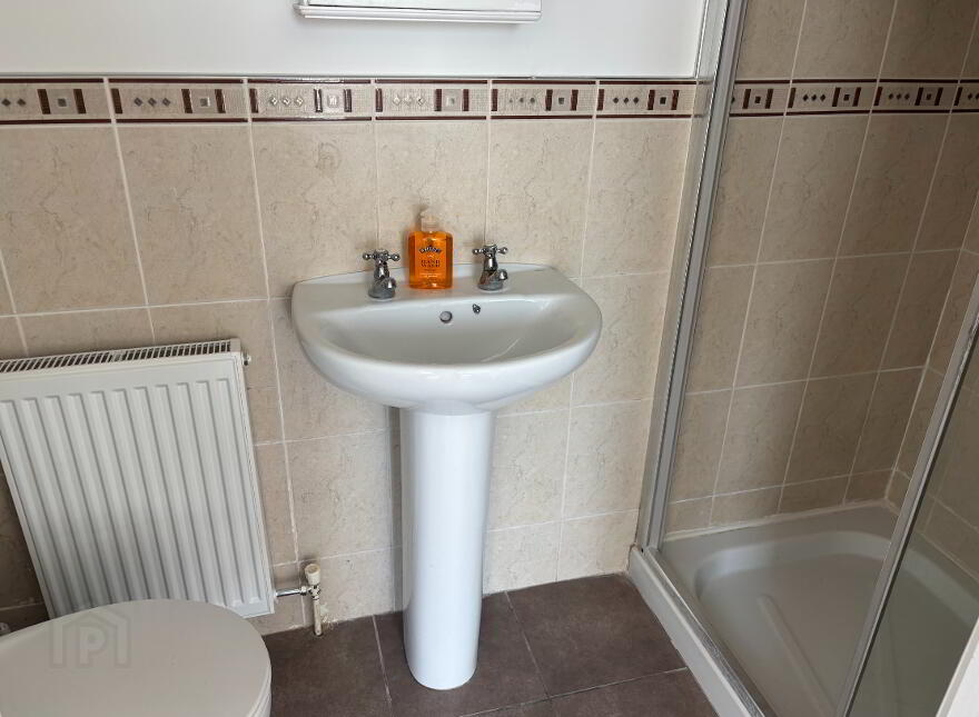 19 West Strand Avenue (STUDENT LET), Portrush, BT56 8FR