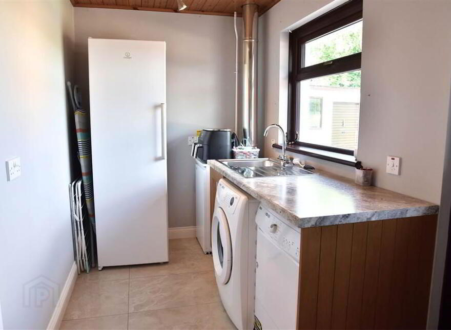 25 Quarrytown Road, Broughshane, BT43 7LB