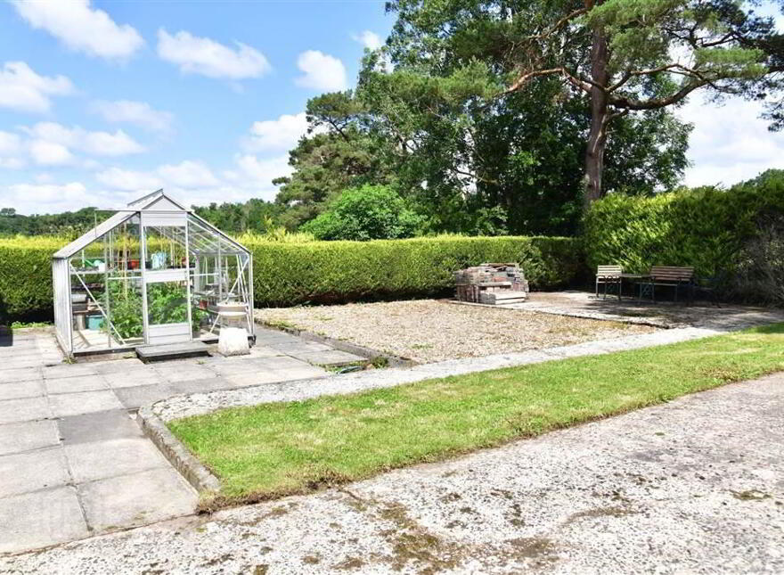 25 Quarrytown Road, Broughshane, BT43 7LB