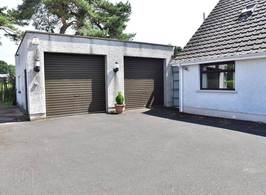 25 Quarrytown Road, Broughshane, BT43 7LB