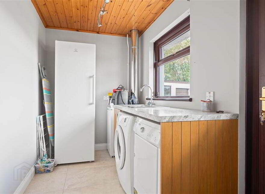 25 Quarrytown Road, Broughshane, BT43 7LB