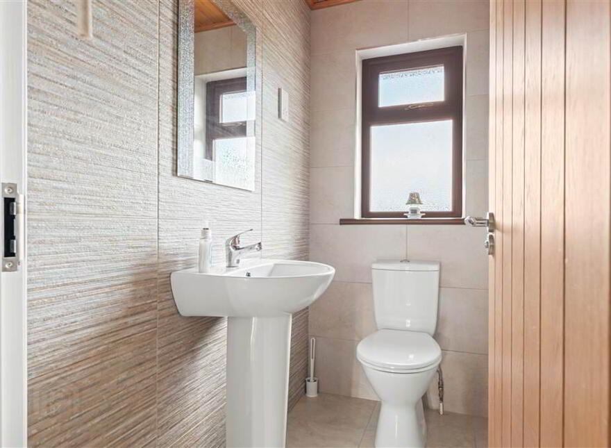 25 Quarrytown Road, Broughshane, BT43 7LB