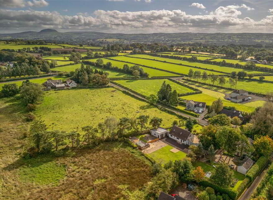 25 Quarrytown Road, Broughshane, BT43 7LB