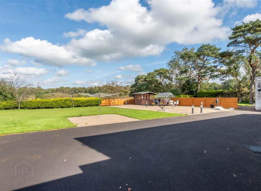 25 Quarrytown Road, Broughshane, BT43 7LB
