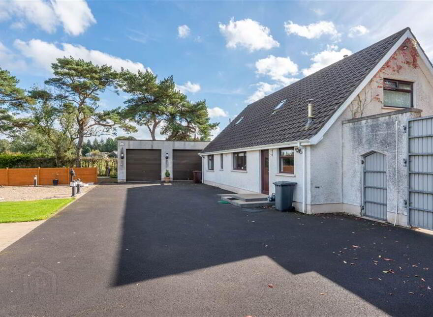 25 Quarrytown Road, Broughshane, BT43 7LB