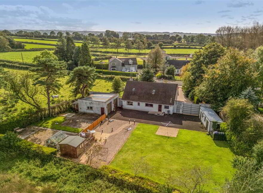 25 Quarrytown Road, Broughshane, BT43 7LB