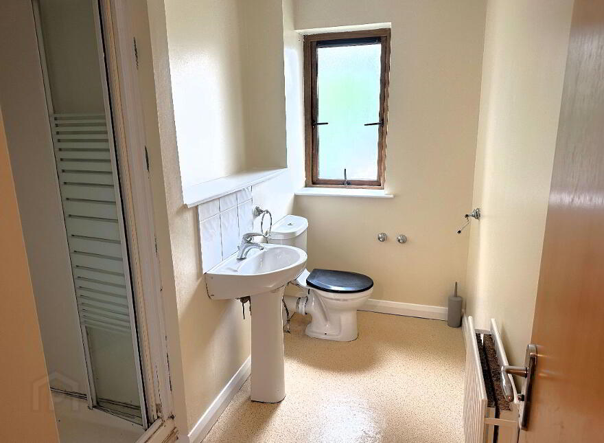 17 Cois Locha, Newry, BT35 8WE