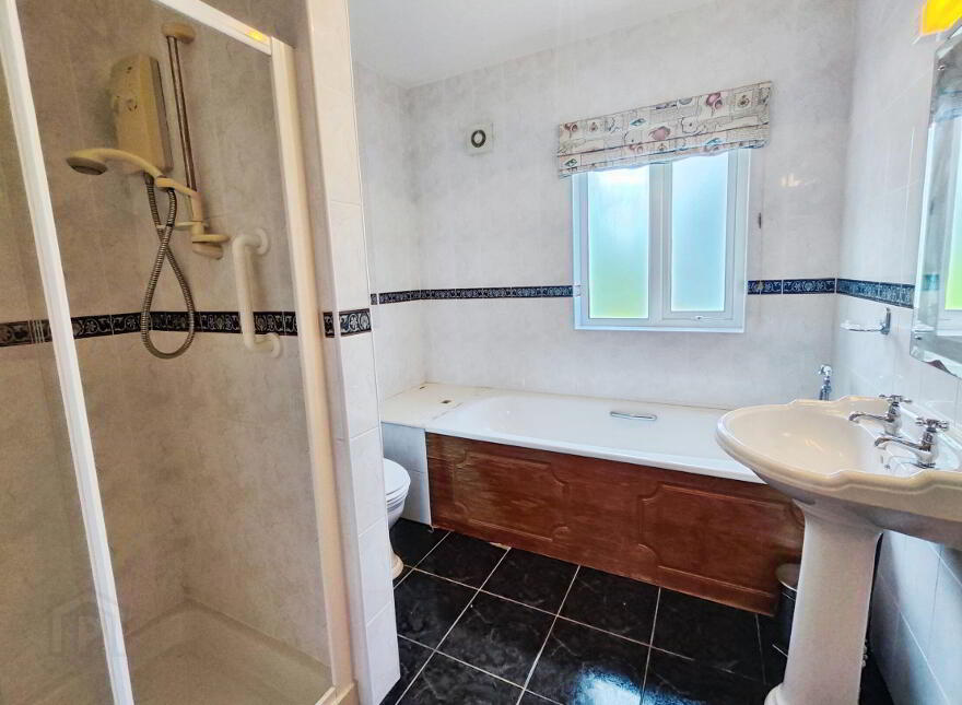 50 Dunluce Road, Bushmills, BT57 8SH