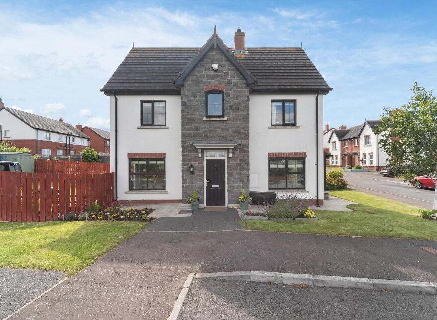 11 Coopers Mill Gardens, Dundonald, Belfast, BT16 1SF photo