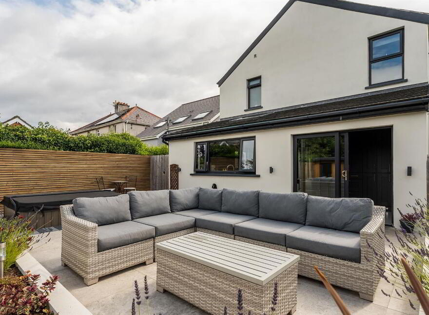 19 College Avenue, Bangor, BT20 5HJ