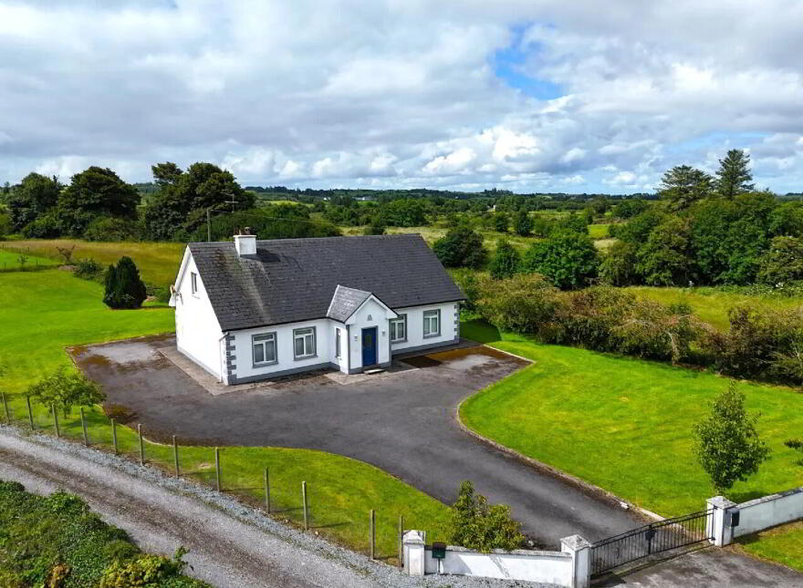 Bushfield, Charlestown, F12W892 photo
