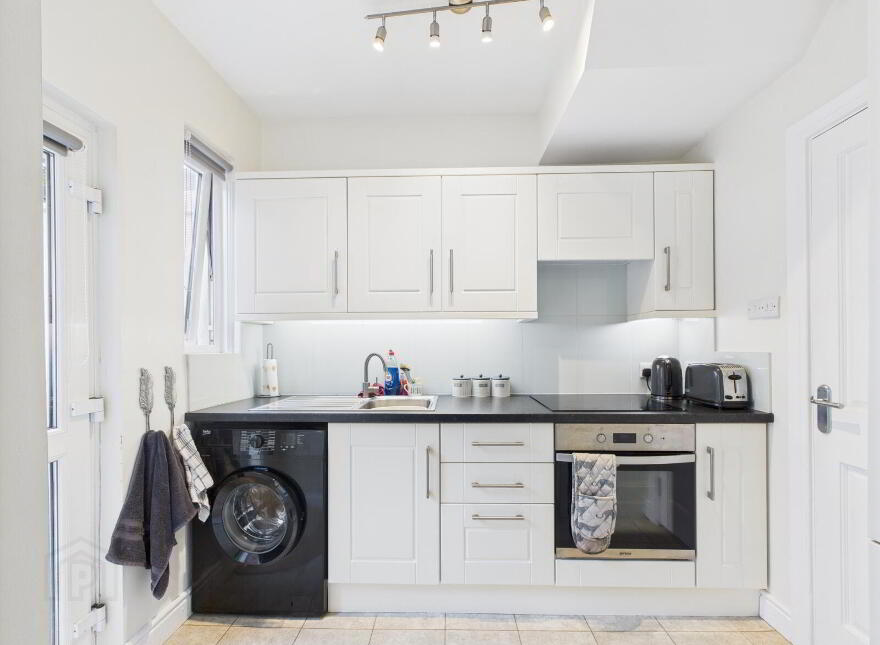157 Parkgate Avenue, Belfast, BT4 1JD