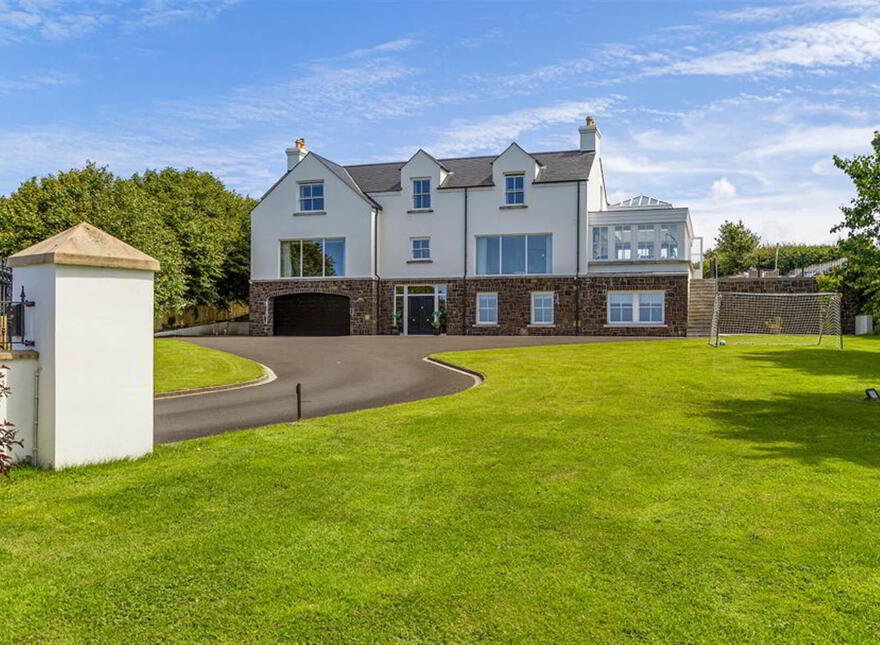 7 Ballymacrea Road, Portrush, BT56 8NR