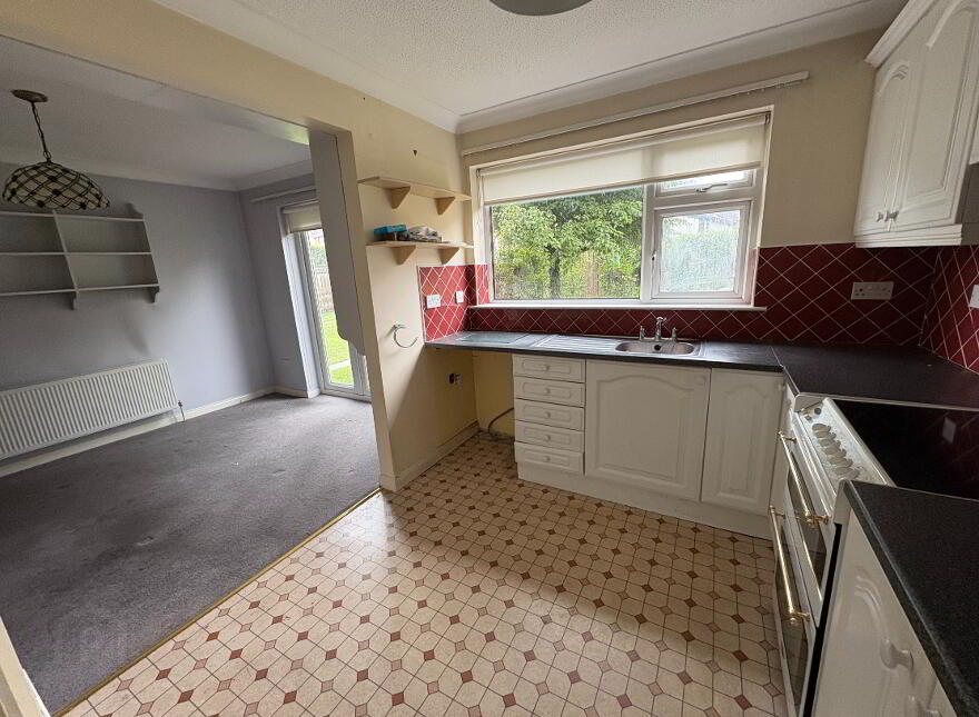 49 Carricklyn Avenue, Strabane, BT82 9BF