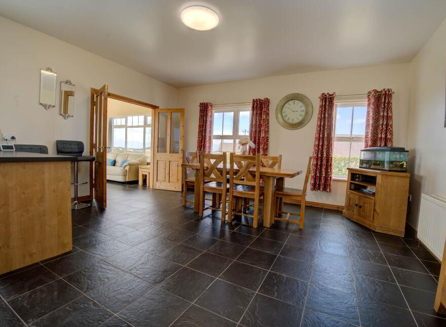 Tonbane, Kindrum, Fanad, F92E9K1