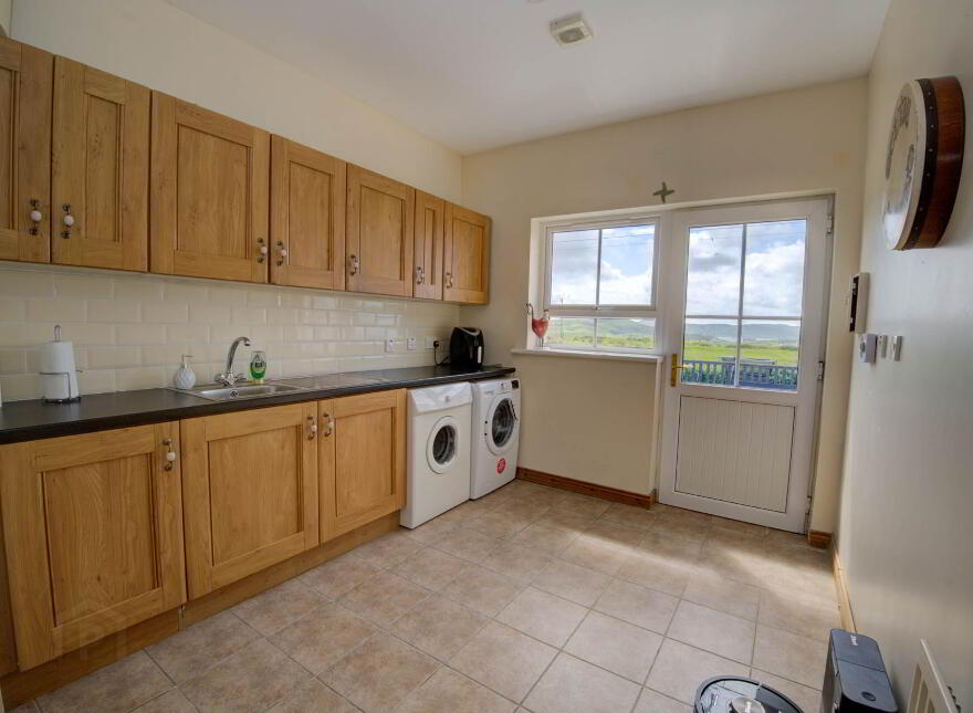 Tonbane, Kindrum, Fanad, F92E9K1