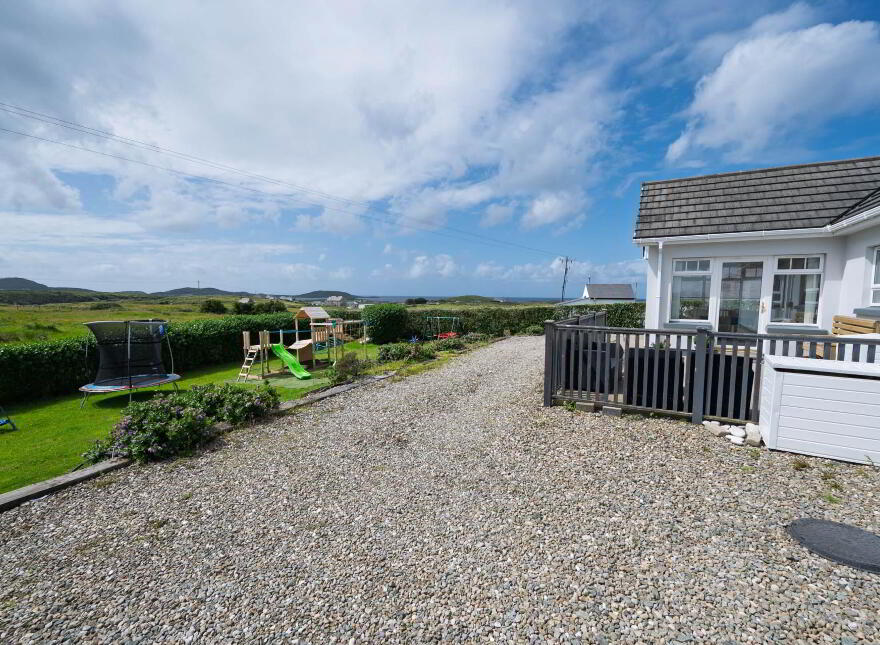 Tonbane, Kindrum, Fanad, F92E9K1