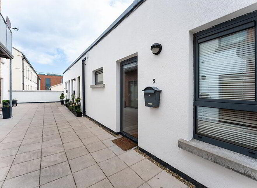 5 Landy's Court, Balbriggan, K32WY29 photo