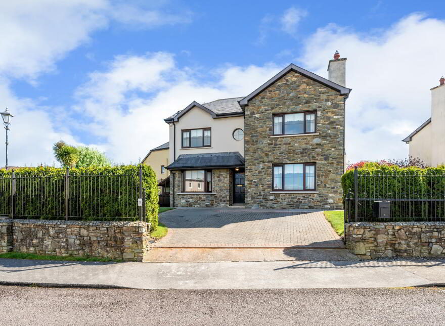 1 Maple Wood, Castlepark, Mallow, P51KXW6 photo
