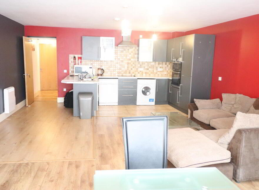 111 Riverdell, Haymarket