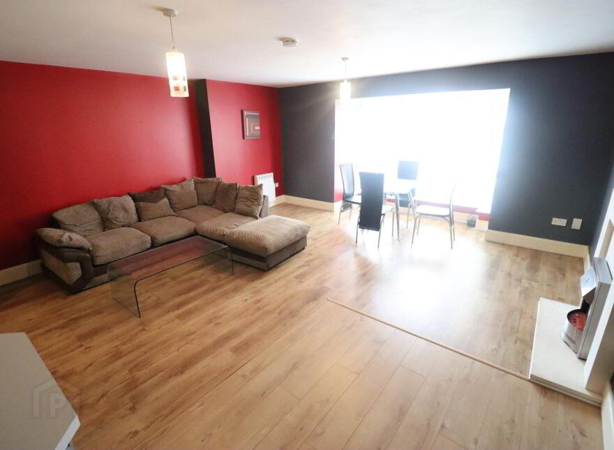 111 Riverdell, Haymarket