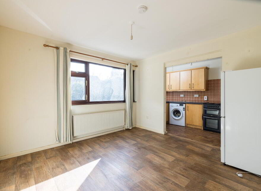 22 Riverside, R93DP66