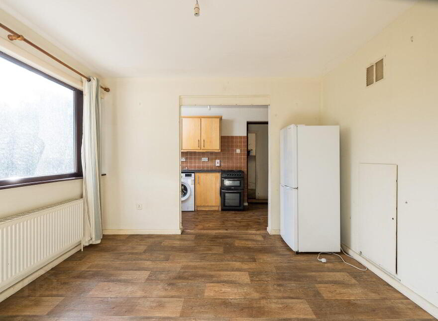 22 Riverside, R93DP66