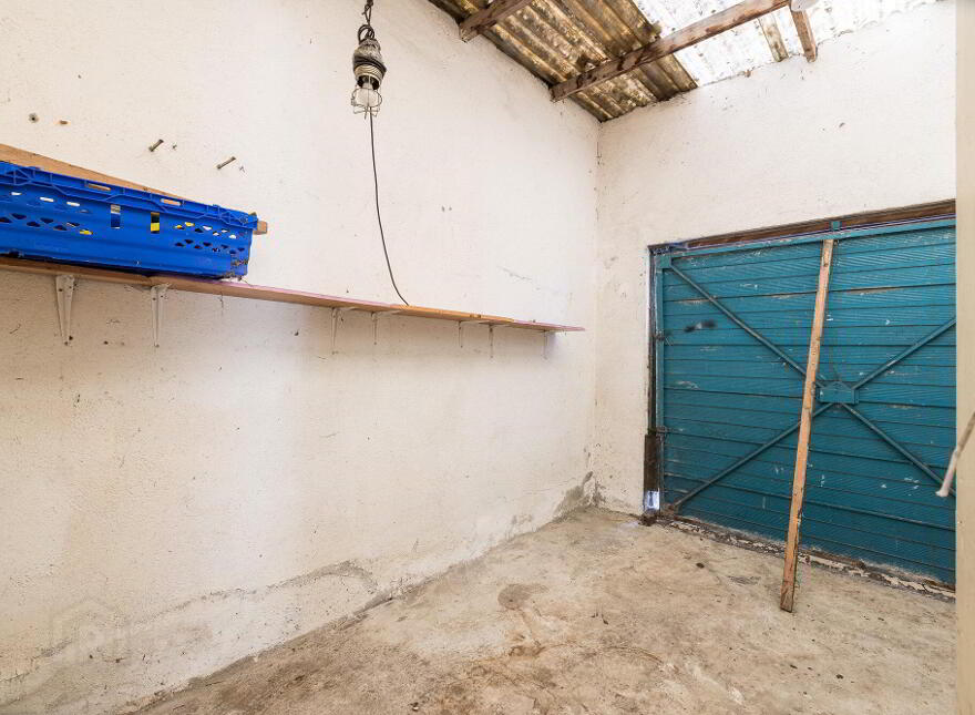 22 Riverside, R93DP66