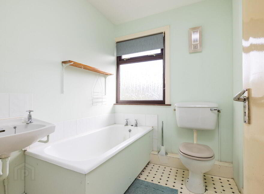 22 Riverside, R93DP66