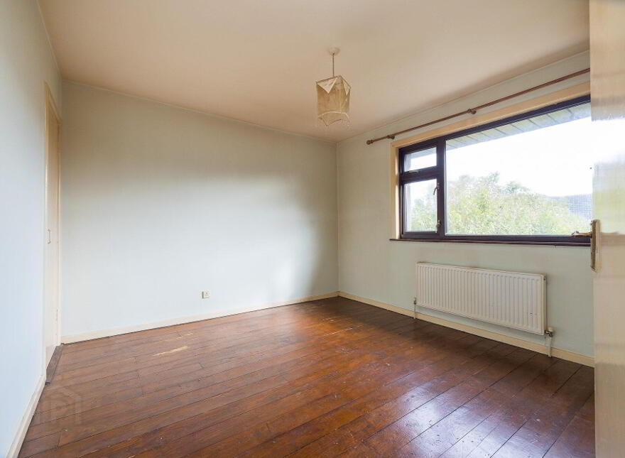 22 Riverside, R93DP66