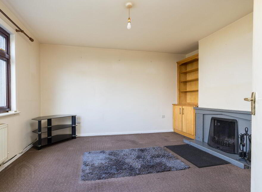 22 Riverside, R93DP66