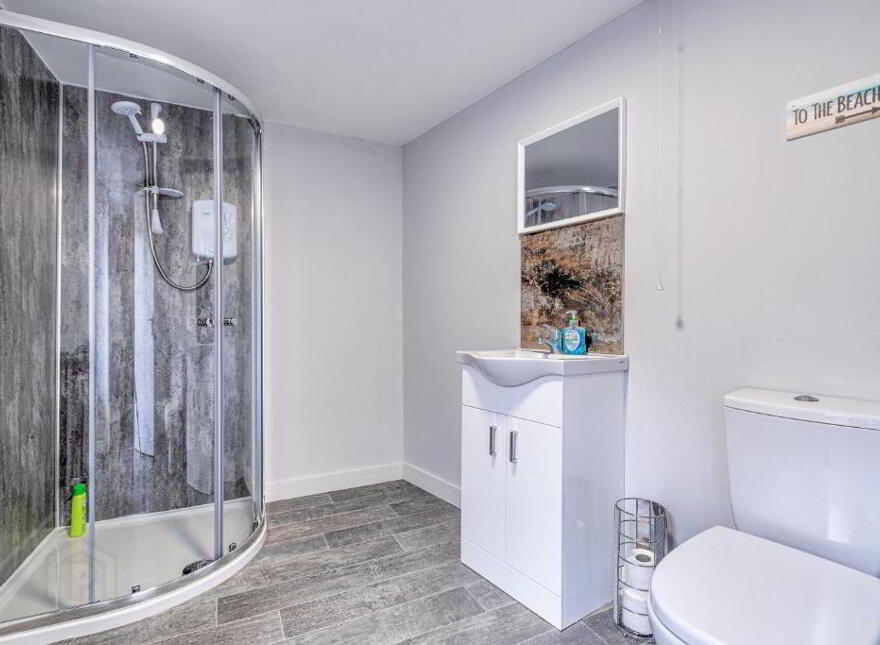 Apt 1, 2 Dunluce Avenue, Portrush, BT56 8DN