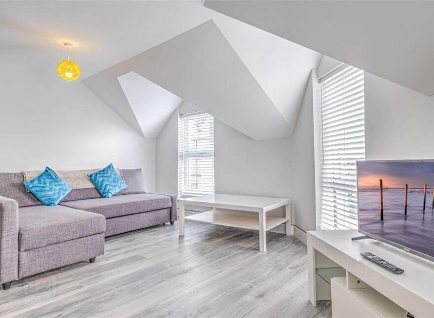 Apt 2, 2 Dunluce Avenue, Portrush, BT56 8DN