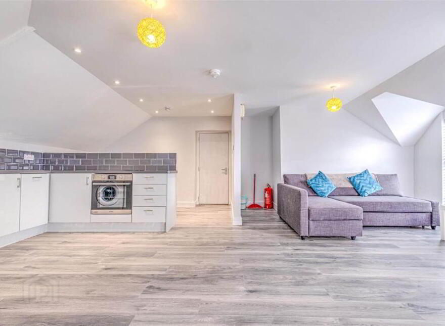Apt 2, 2 Dunluce Avenue, Portrush, BT56 8DN
