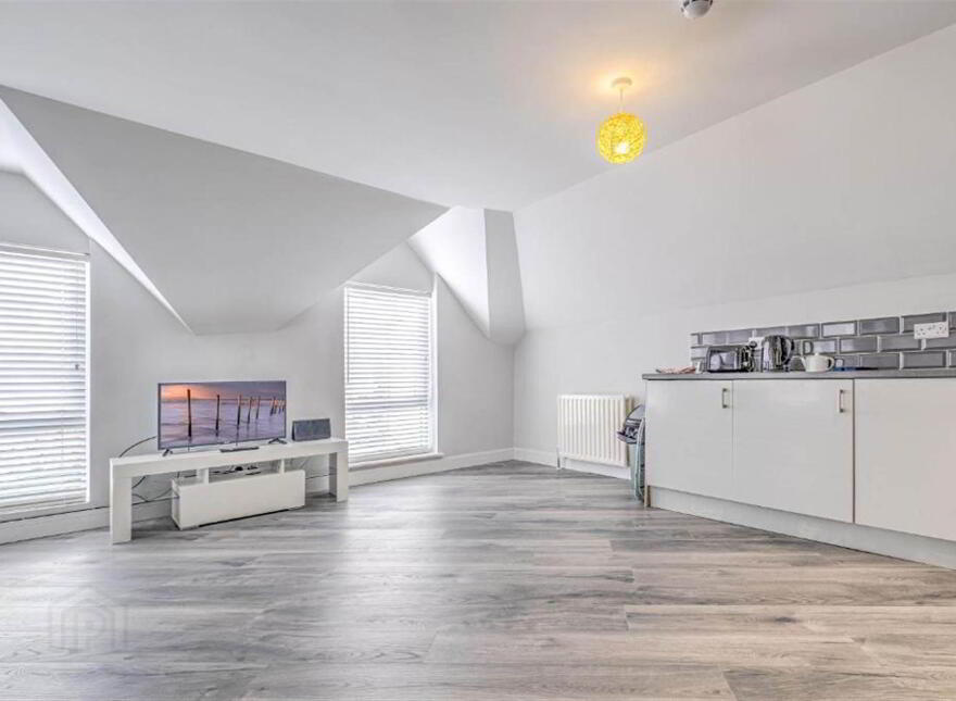 Apt 2, 2 Dunluce Avenue, Portrush, BT56 8DN
