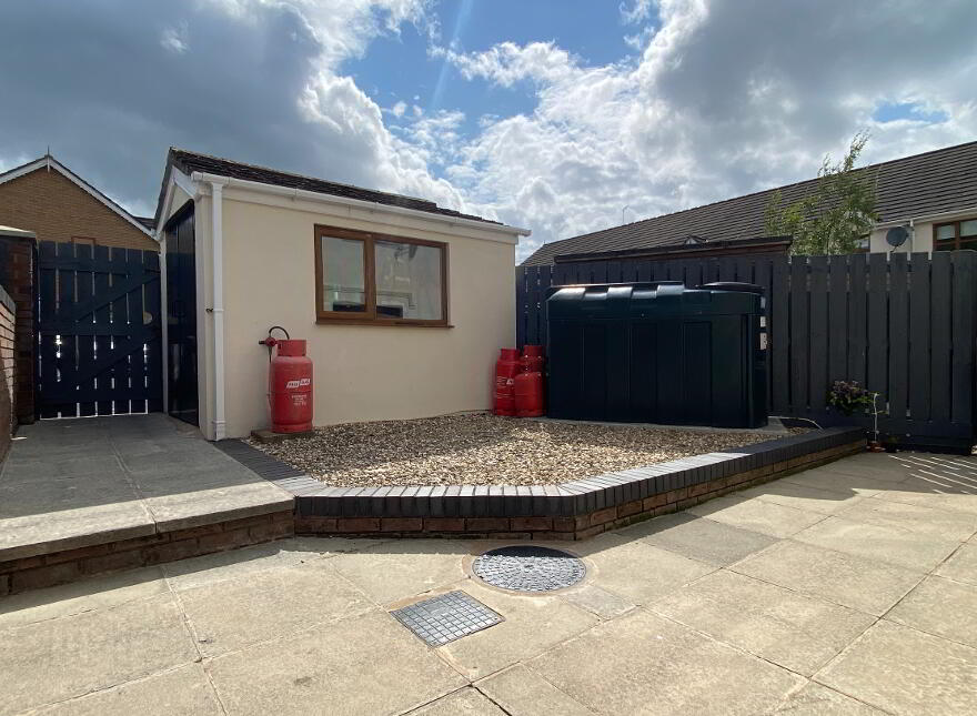 27 Laurel Wood, Lower Ballinderry, Lisburn, BT28 2GQ