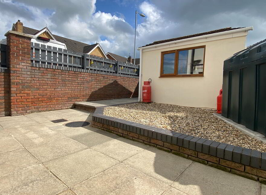 27 Laurel Wood, Lower Ballinderry, Lisburn, BT28 2GQ