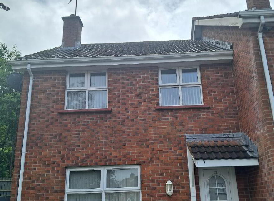 57 Shepherds Glen, L'Derry, BT47 2AH photo