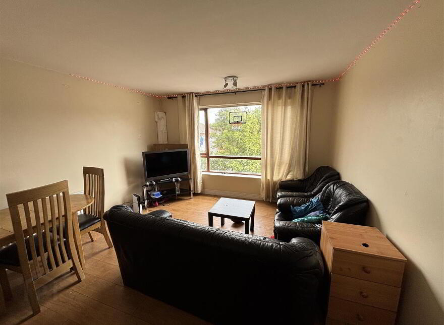 32 Fitzwilliam Square, Rugby Avenue, Belfast, BT7 1JH