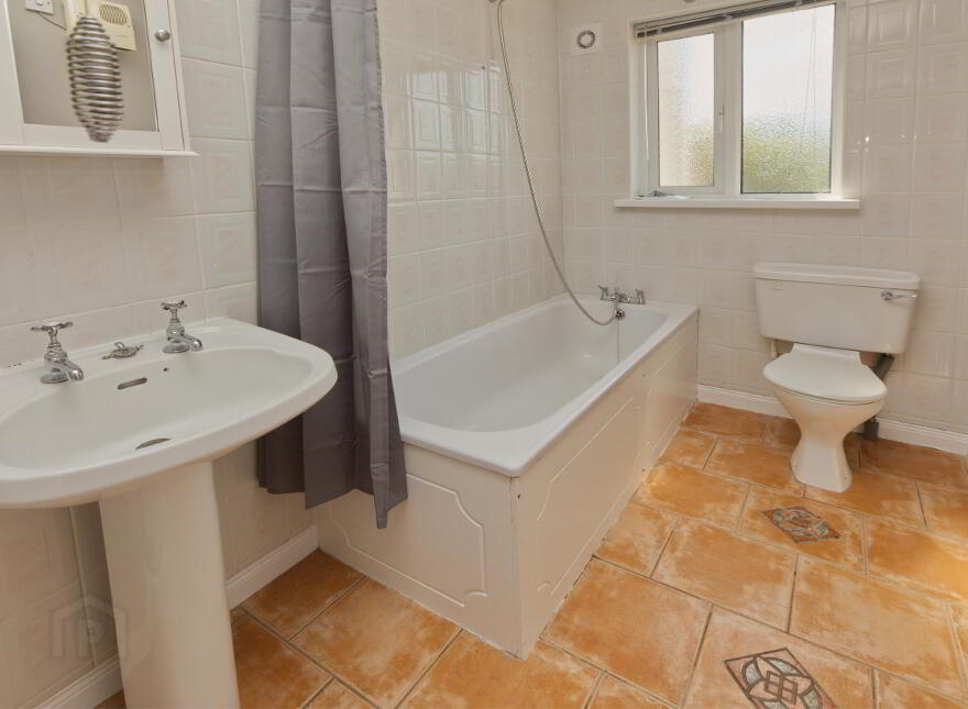 4 Dormans Court, Railway Street, Donaghadee, BT21 0JL