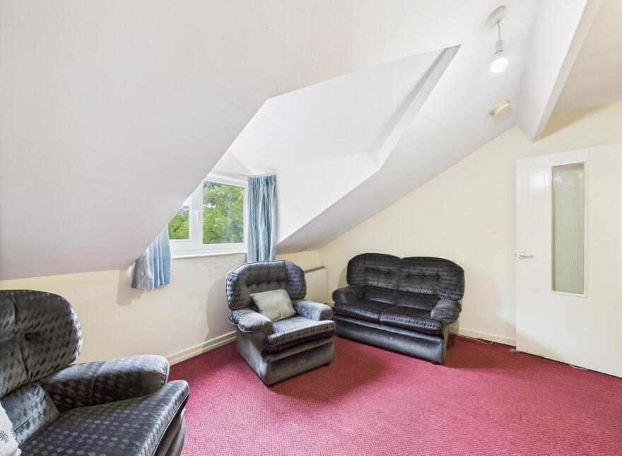 Flat 6, 90 Eglantine Avenue, Belfast, BT9 6EU