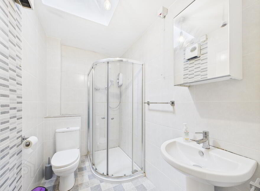 Flat 6, 90 Eglantine Avenue, Belfast, BT9 6EU