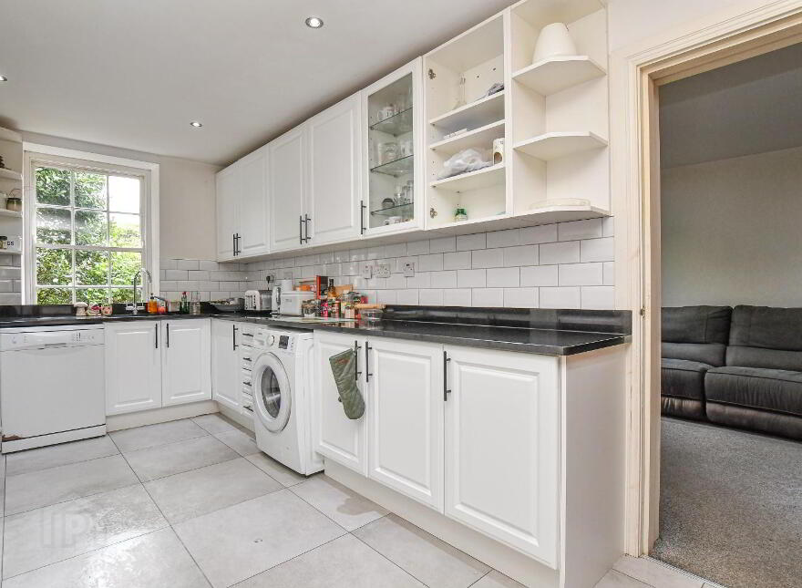 1 Manse Road, Carrowdore, BT22 2EY