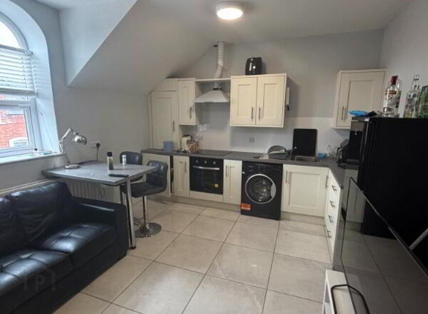 Apt 3, 23 Fitzroy Avenue, Belfast, BT7 1HS