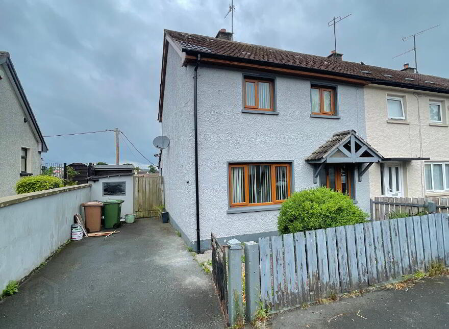 27 Stewarts Crescent, Rathfriland, Newry, BT34 5QL photo