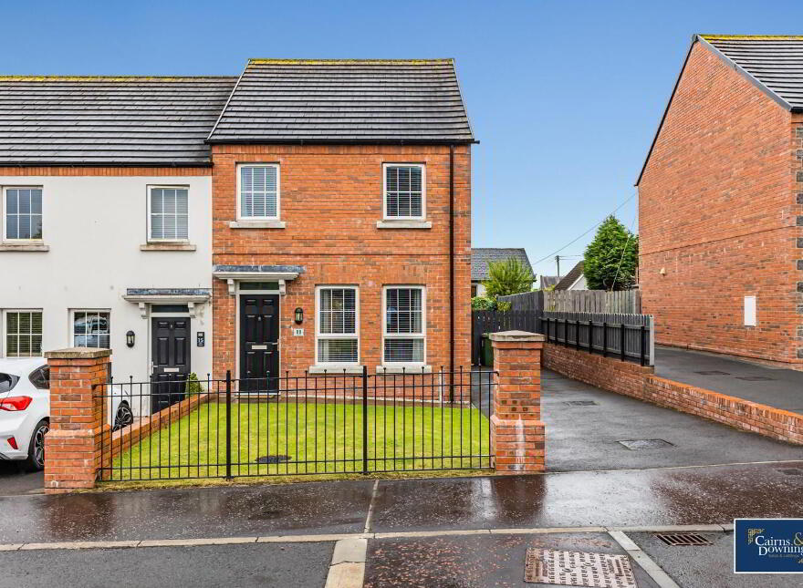 11 Fort Manor, Dromore, BT25 1GG photo