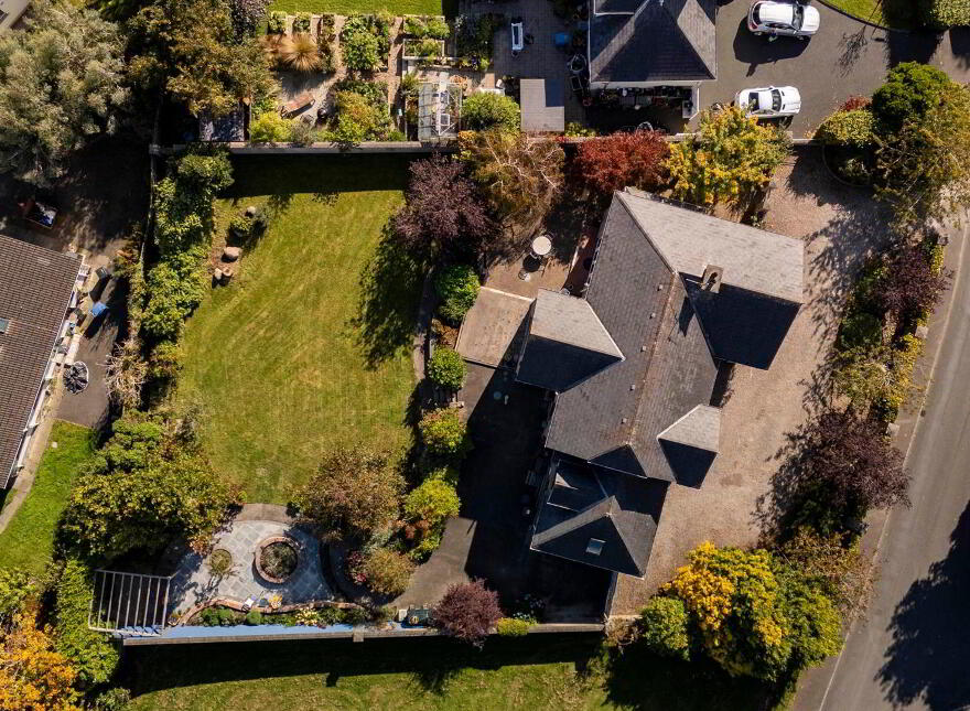 7 Seafields Avenue, Warrenpoint, Newry, BT34 3XA